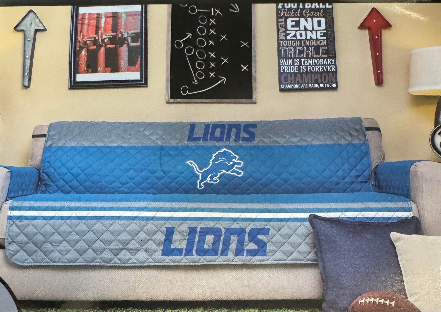 Pegasus Home Fashions NFL Detroit Lions Reversible Sofa Protector Cover