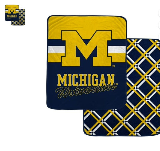 PGS NCAA?? Michigan Wolverines??Center Logo Half Stripe Diamond Sherpa Blanket